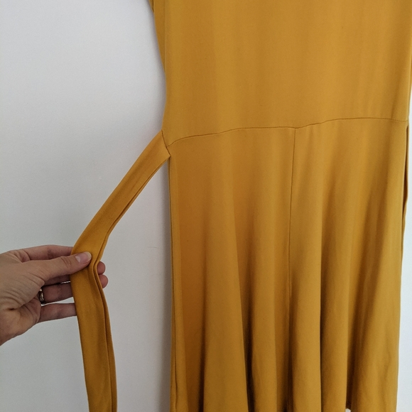 Simons v-neck midi dress - Picture 9 of 15